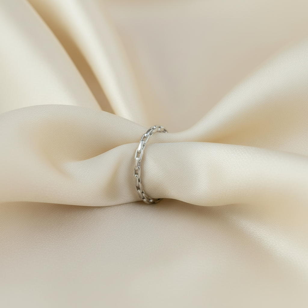 White Gold Chain Link Ring Vertical Ivory Silk Square